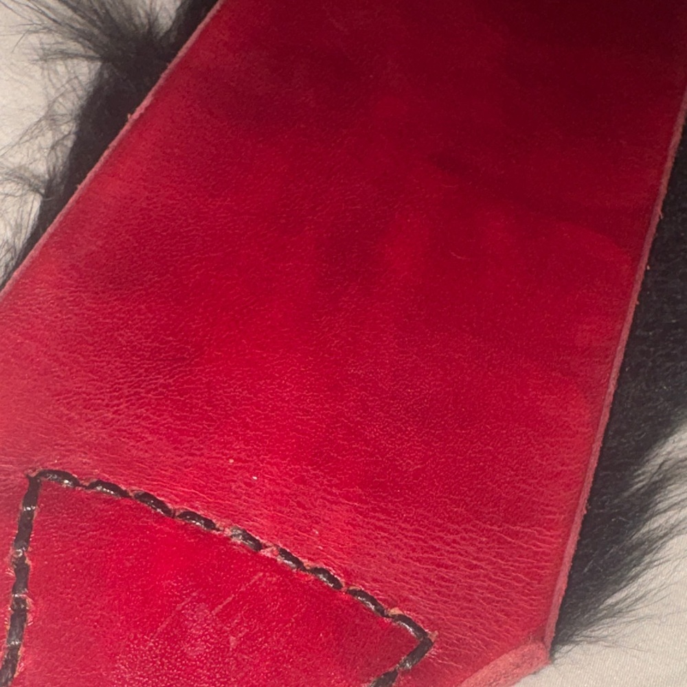 Black Fur Paddle with Red Handle - Picture 4 of 7